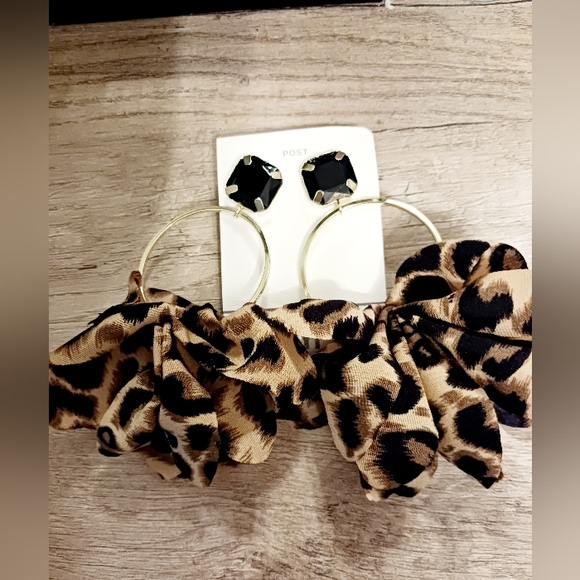 3 for $10 Fashion earrings - Picture 4 of 6